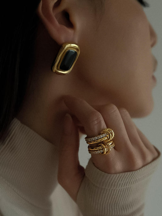 Petra Earrings | Black